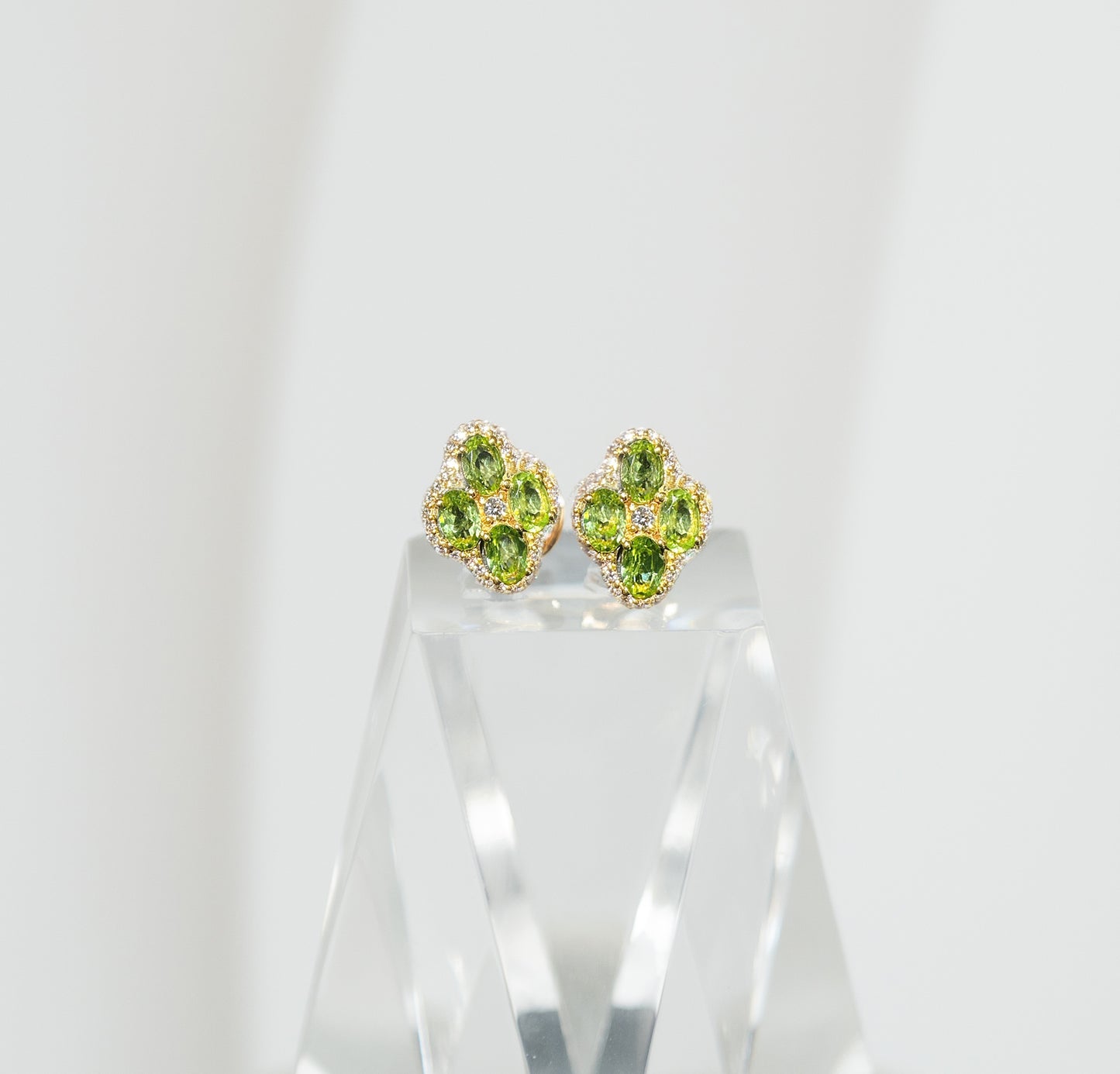 Begonia Pink Sapphire - Earrings Studs